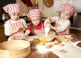 kids cooking at eatons