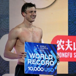 Pieter Coetze smashes 50m Backstroke World Record on Day 2 in Tashkent