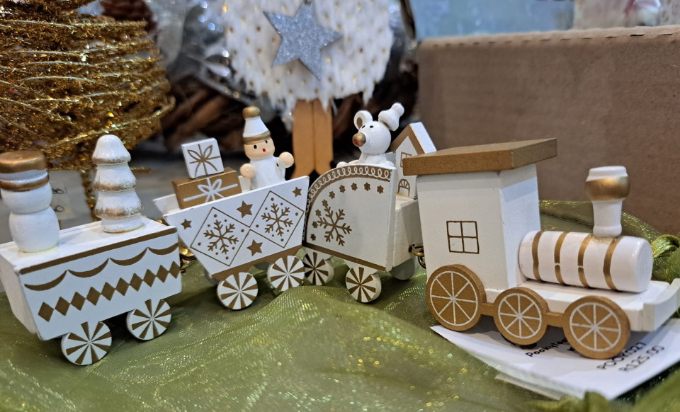 the ellenbird christmas train 2022